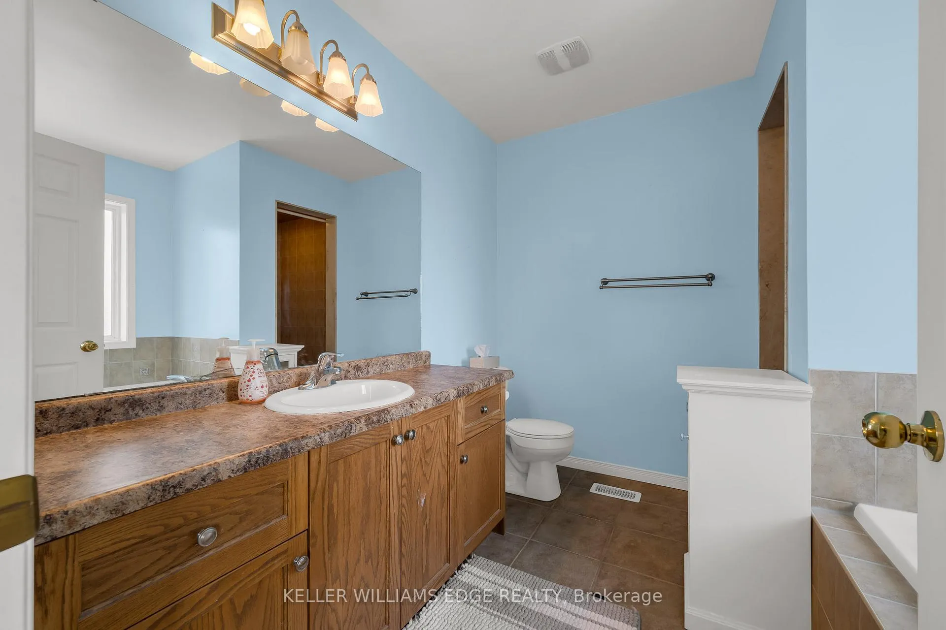 Photo 8 of 76 Cedarville Drive, Hamilton, Stoney Creek Mountain — HOMEH