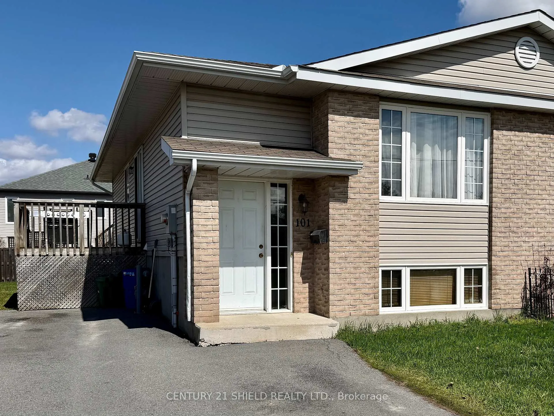 Photo 1 of 101 Mckenzie Street W, Cornwall — HOMEH