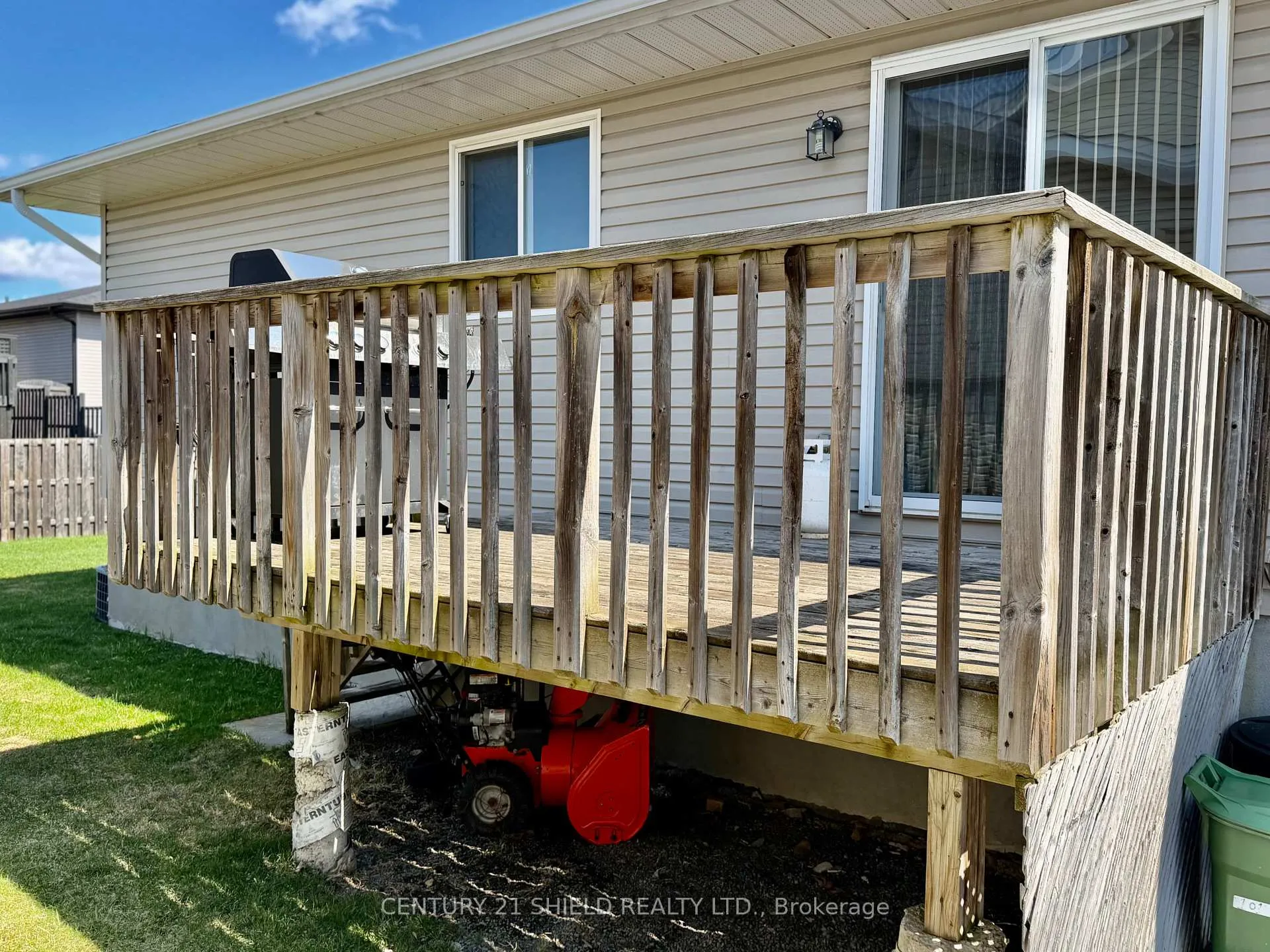 Photo 4 of 101 Mckenzie Street W, Cornwall — HOMEH