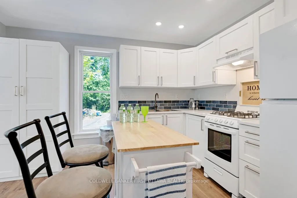 Photo 8 of 4031 Bolingbroke Road, Tay Valley, Bathurst/Burgess & Sherbrooke (South Sherbrooke) Twp — HOMEH
