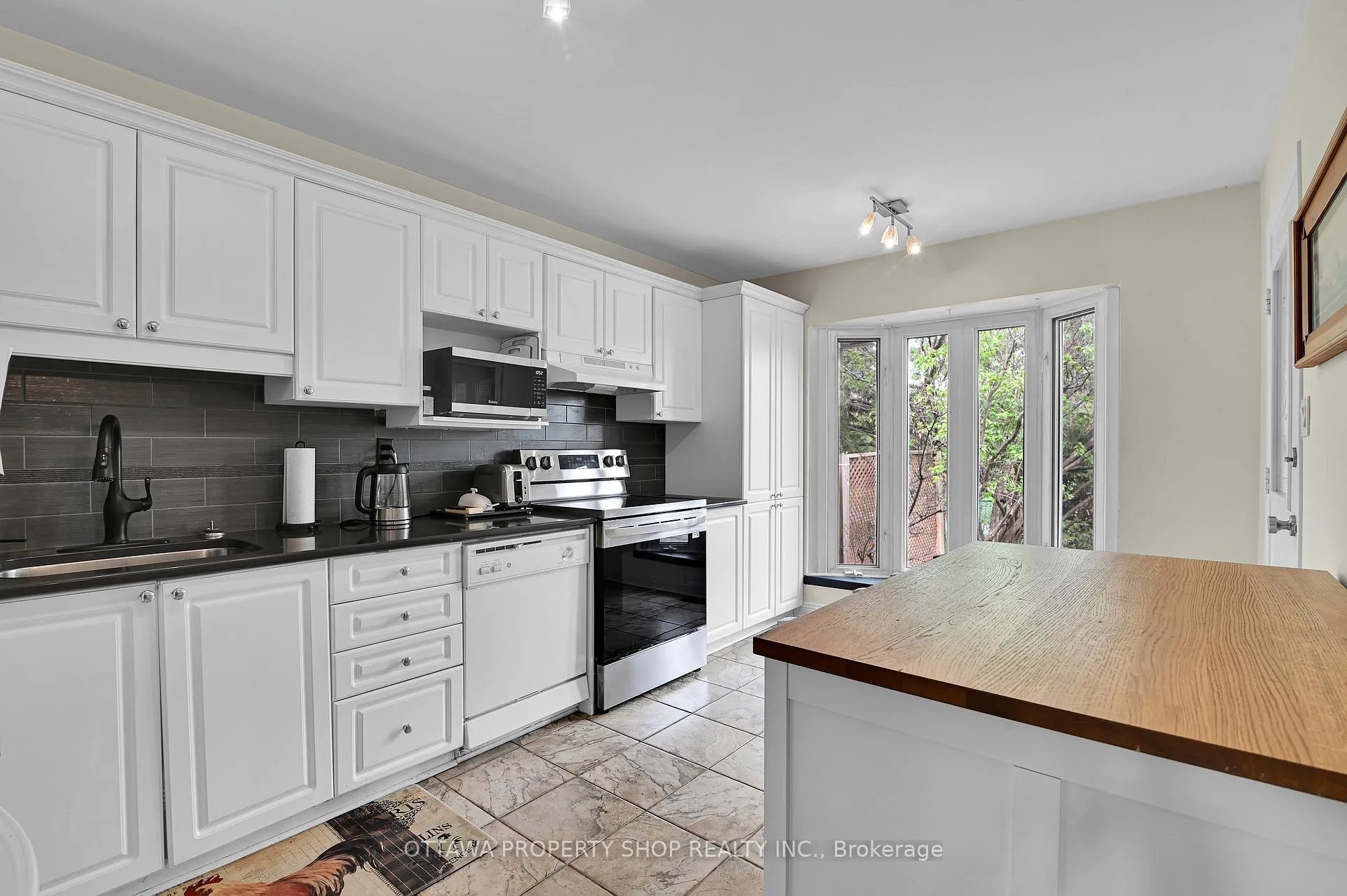 Photo 11 of 202 Rosemary Gardens, Ottawa, Chatelaine Village — HOMEH