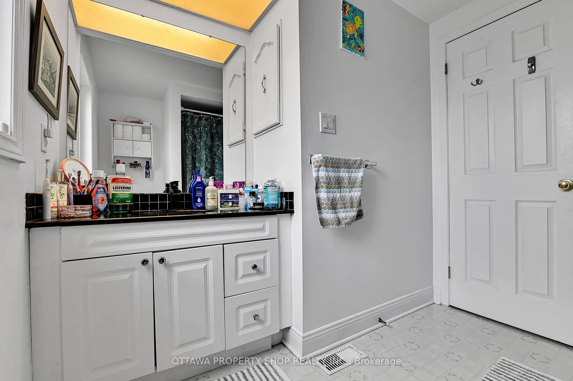 Photo 18 of 202 Rosemary Gardens, Ottawa, Chatelaine Village — HOMEH
