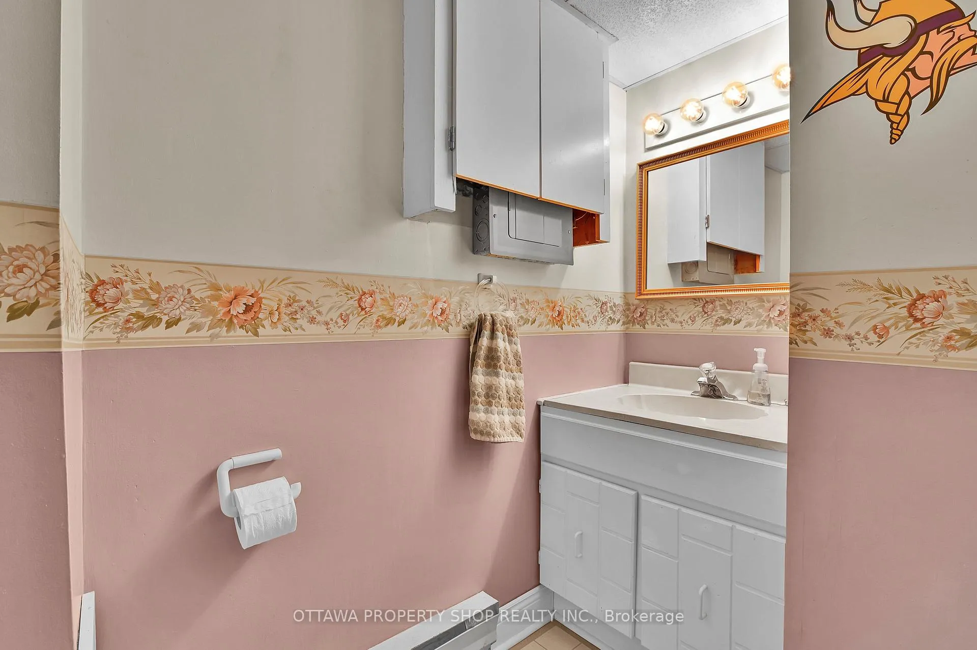 Photo 23 of 202 Rosemary Gardens, Ottawa, Chatelaine Village — HOMEH