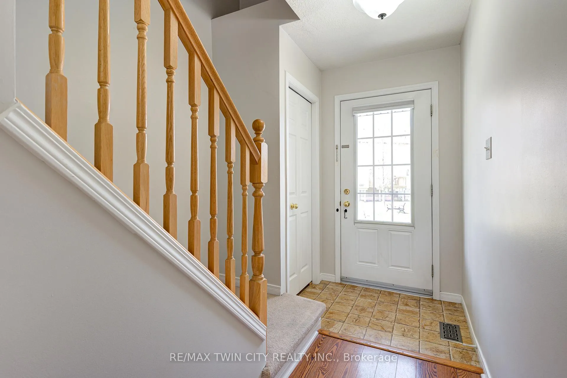 Photo 17 of Unit C20, 20 David Bergey Drive, Kitchener, Larentian West — HOMEH
