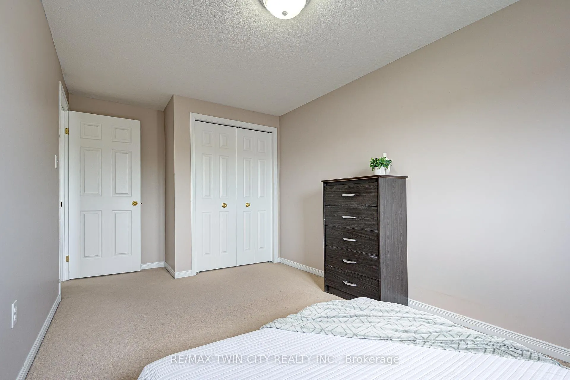 Photo 24 of Unit C20, 20 David Bergey Drive, Kitchener, Larentian West — HOMEH