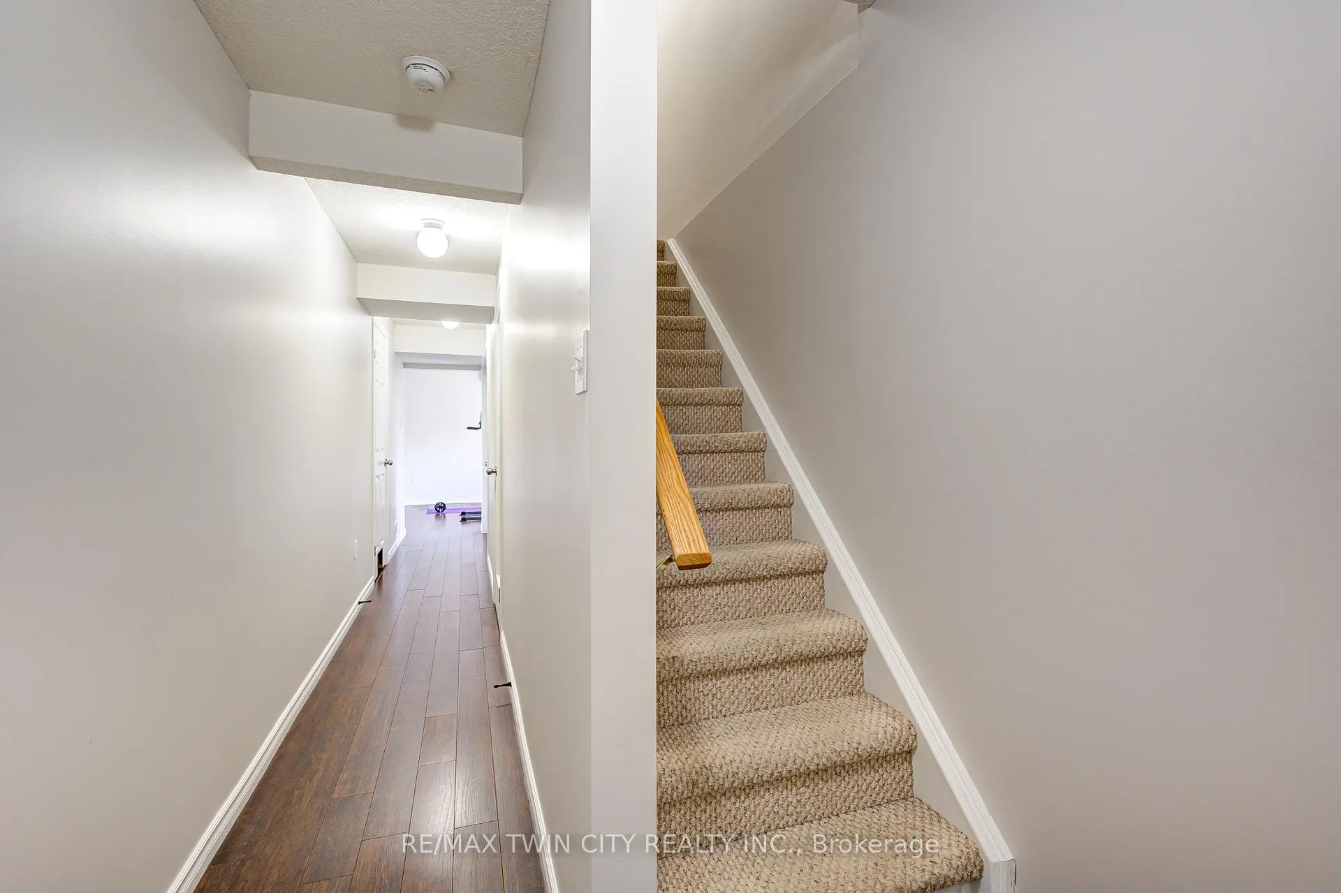 Photo 29 of Unit C20, 20 David Bergey Drive, Kitchener, Larentian West — HOMEH