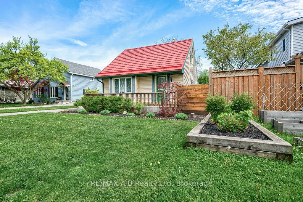 Photo 2 of 304 Douglas Street, Stratford — HOMEH
