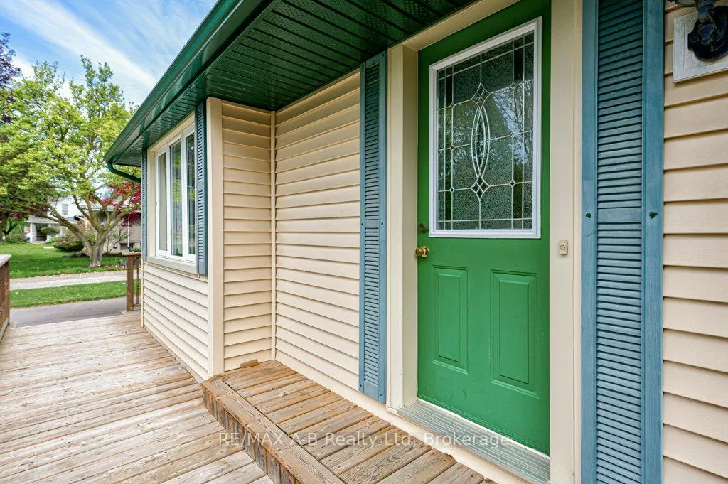 Photo 6 of 304 Douglas Street, Stratford — HOMEH