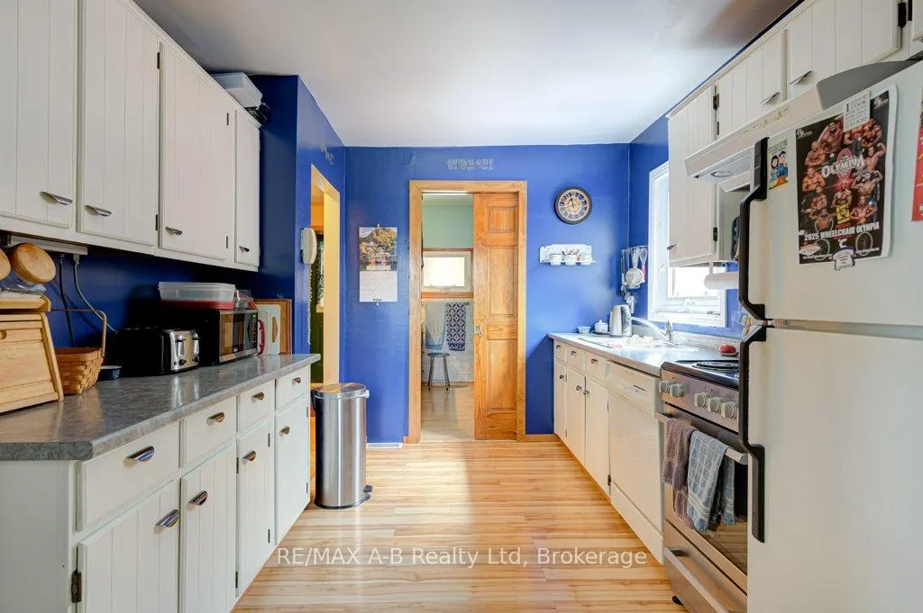 Photo 12 of 304 Douglas Street, Stratford — HOMEH