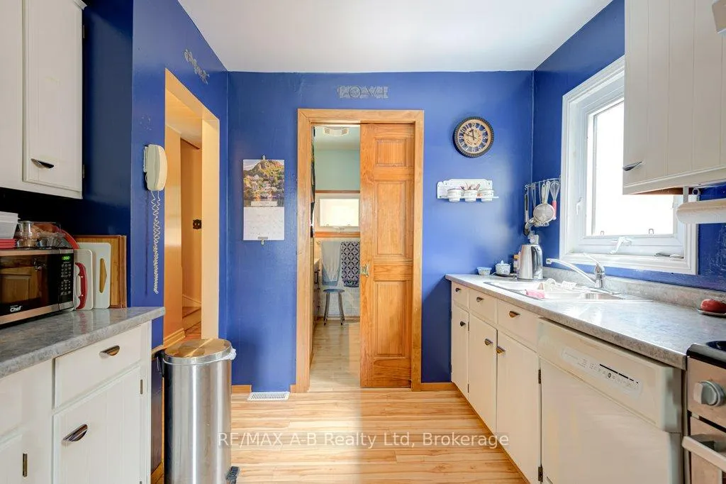Photo 13 of 304 Douglas Street, Stratford — HOMEH