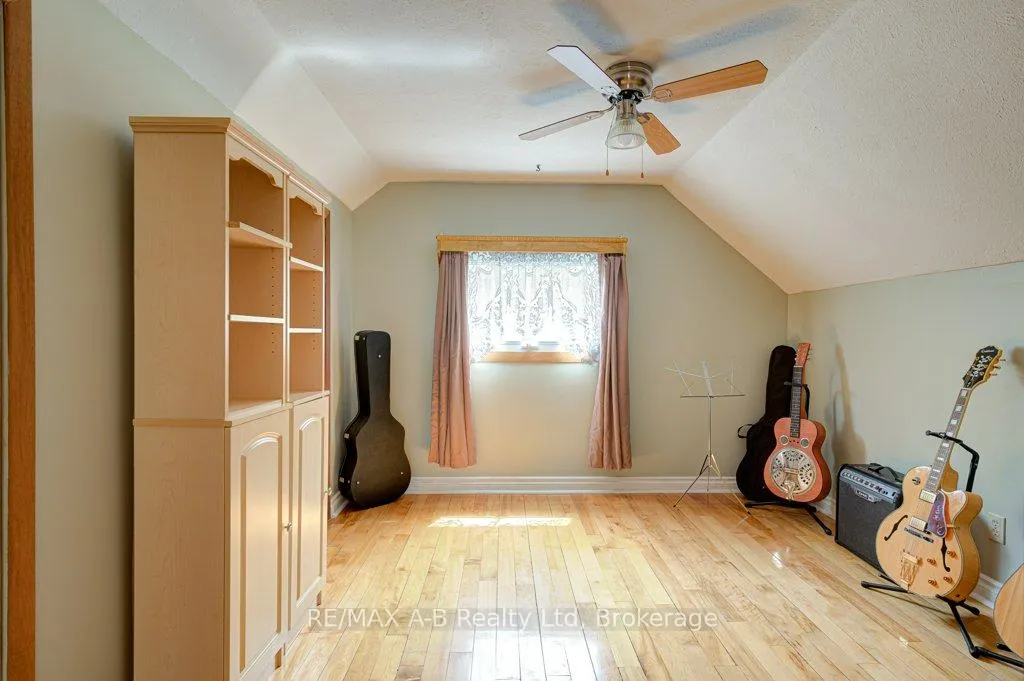 Photo 18 of 304 Douglas Street, Stratford — HOMEH