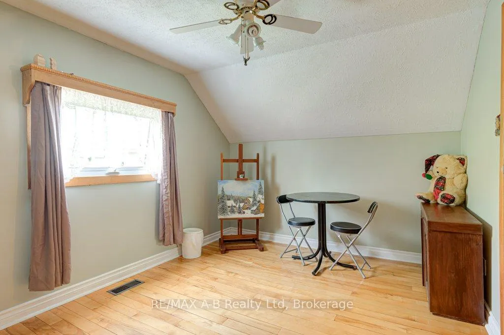 Photo 20 of 304 Douglas Street, Stratford — HOMEH