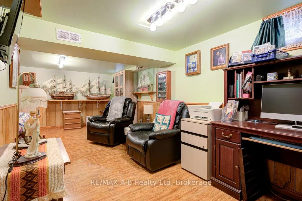 Photo 23 of 304 Douglas Street, Stratford — HOMEH