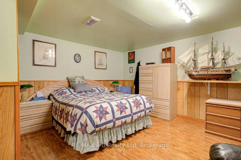 Photo 25 of 304 Douglas Street, Stratford — HOMEH