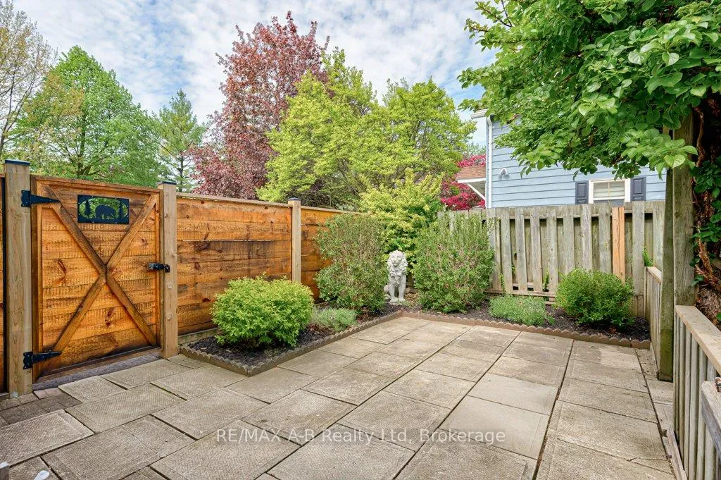 Photo 30 of 304 Douglas Street, Stratford — HOMEH