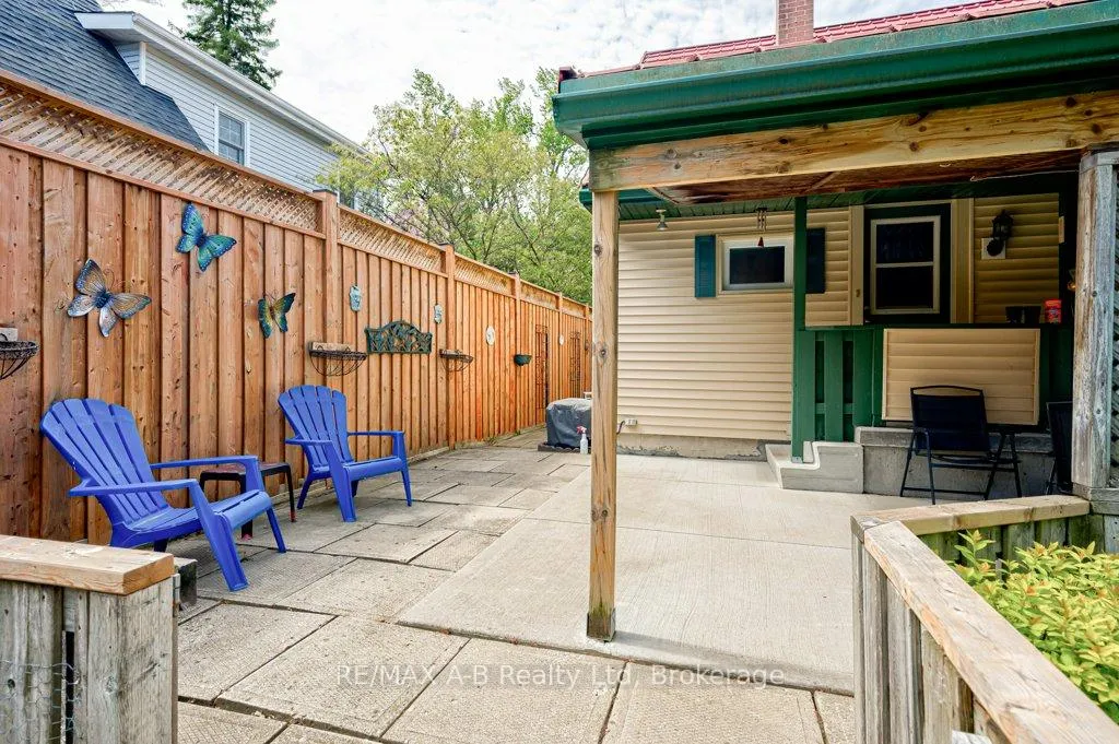 Photo 37 of 304 Douglas Street, Stratford — HOMEH