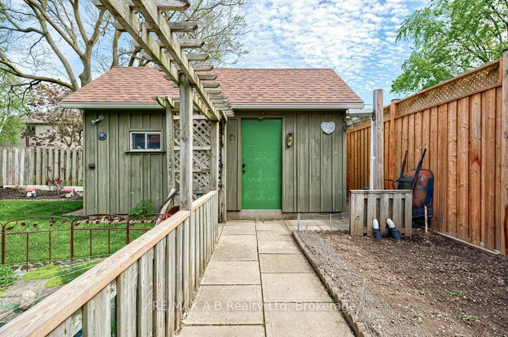 Photo 42 of 304 Douglas Street, Stratford — HOMEH