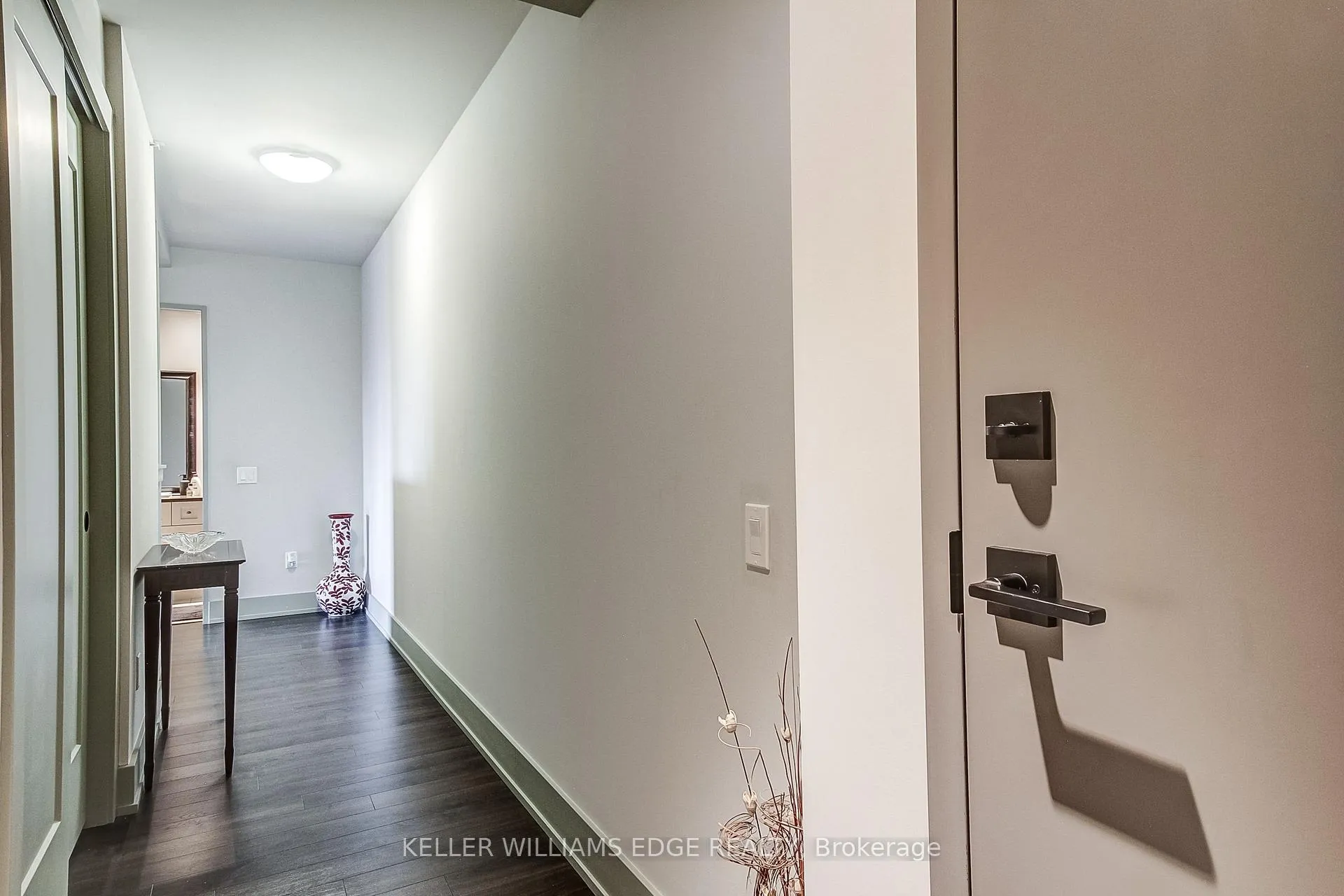 Photo 11 of Unit 403, 181 James Street N, Hamilton, Strathcona — HOMEH