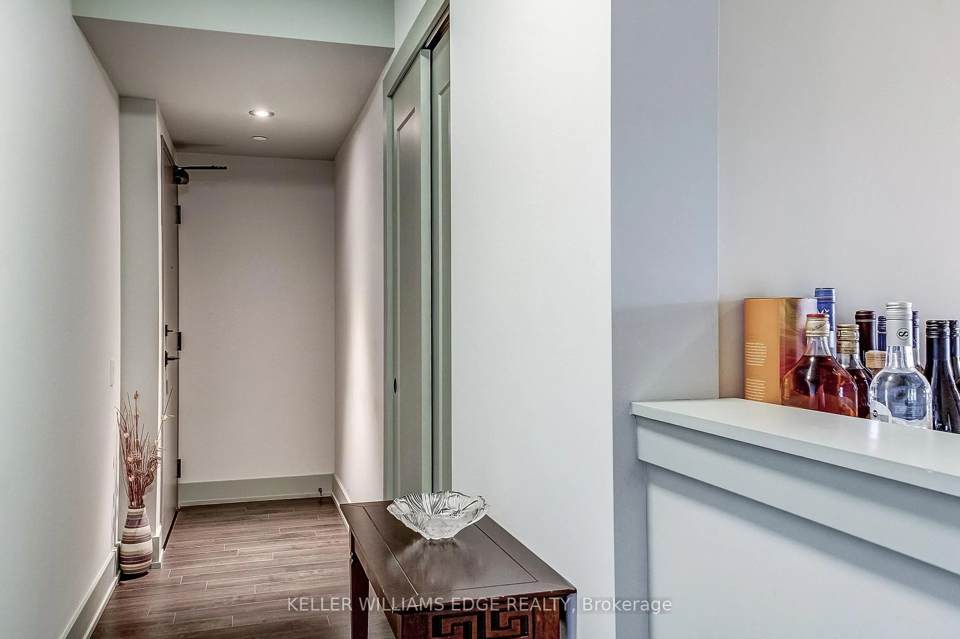 Photo 12 of Unit 403, 181 James Street N, Hamilton, Strathcona — HOMEH