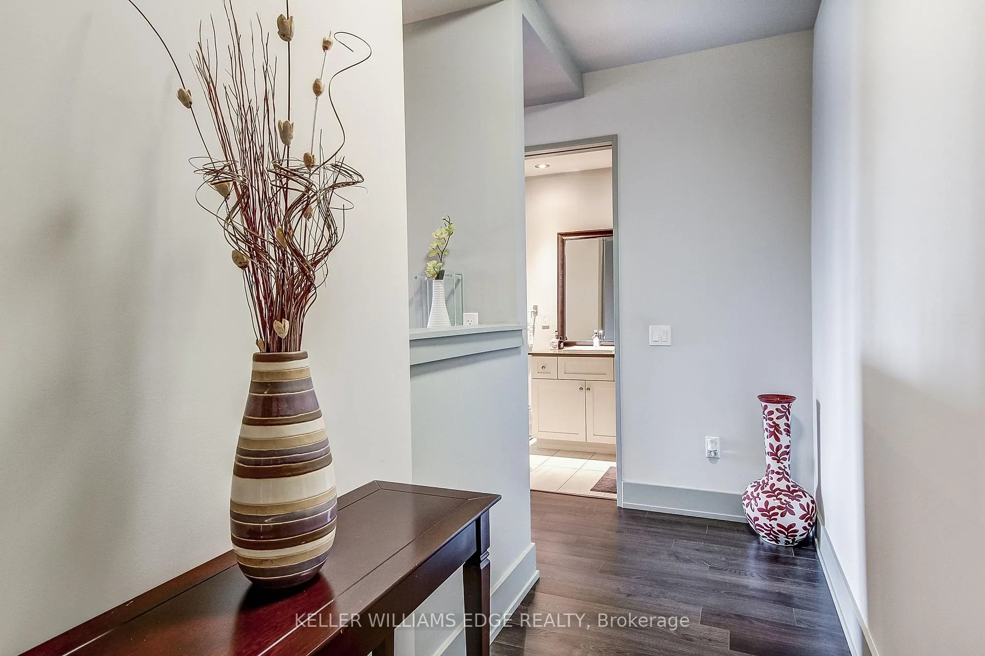 Photo 13 of Unit 403, 181 James Street N, Hamilton, Strathcona — HOMEH