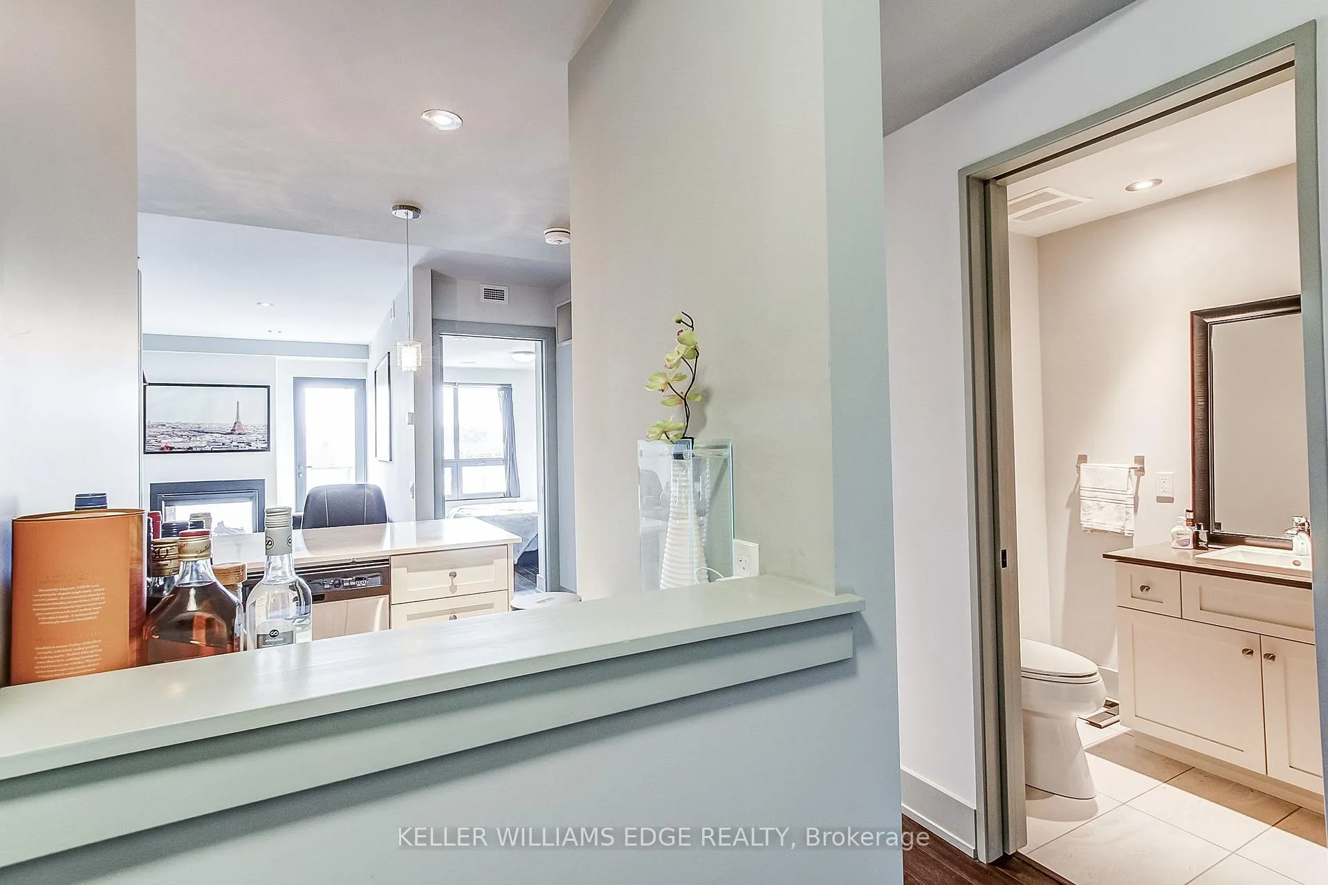 Photo 14 of Unit 403, 181 James Street N, Hamilton, Strathcona — HOMEH