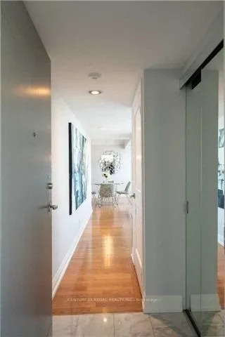Photo 3 of Unit 816, 228 Queens Quay W, Toronto, Waterfront Communities — HOMEH