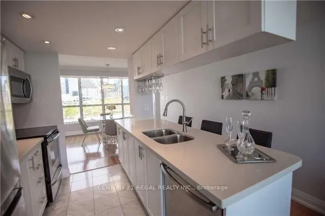 Photo 7 of Unit 816, 228 Queens Quay W, Toronto, Waterfront Communities — HOMEH