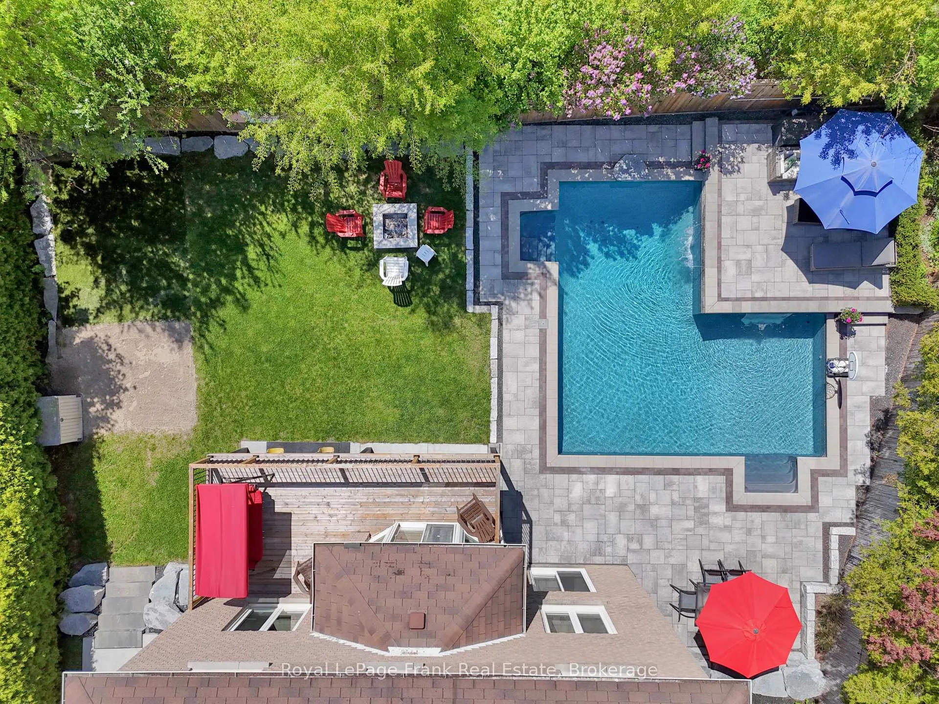 Photo 2 of 53 Pinedale Crescent, Clarington, Courtice — HOMEH