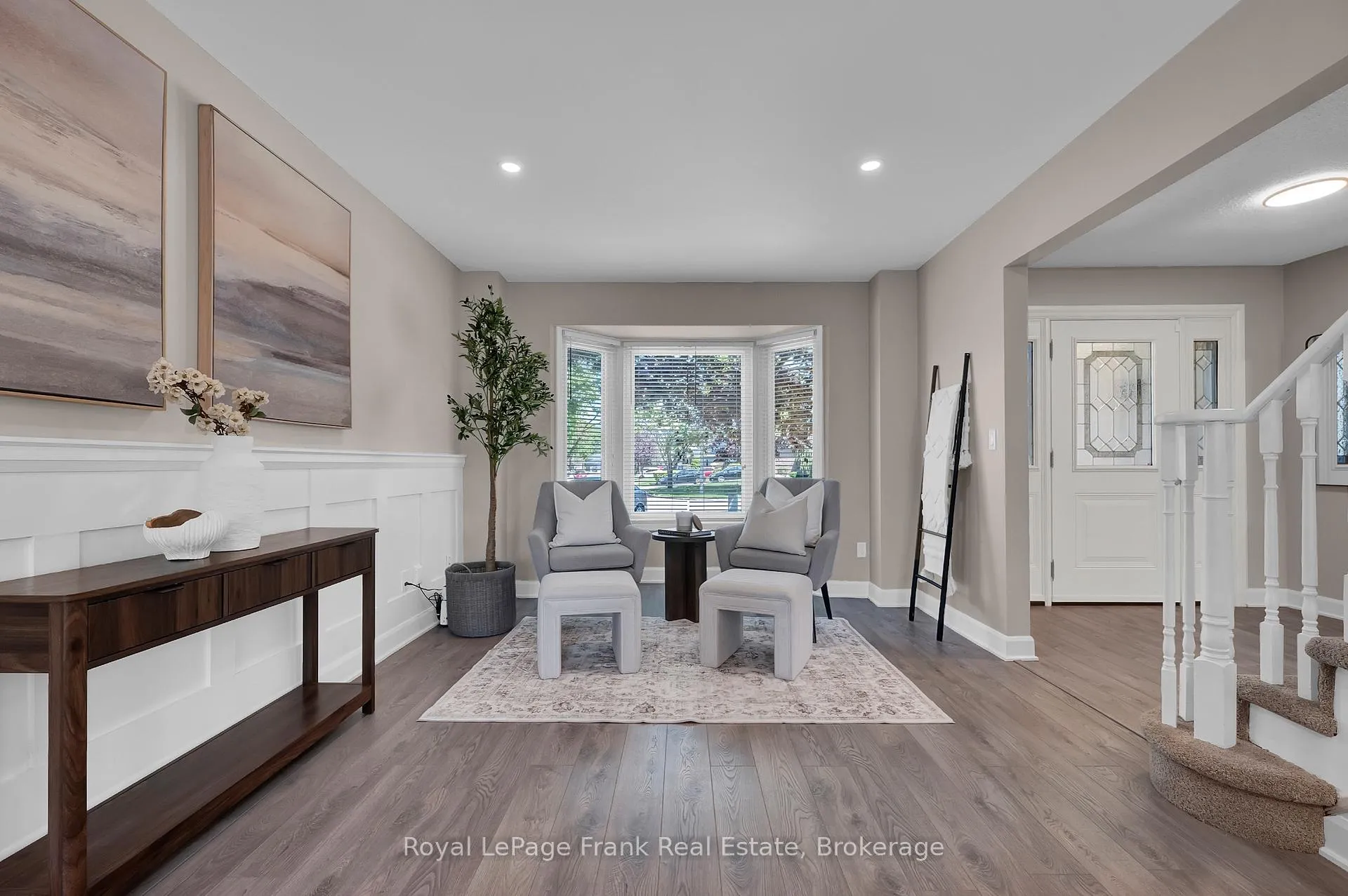 Photo 9 of 53 Pinedale Crescent, Clarington, Courtice — HOMEH