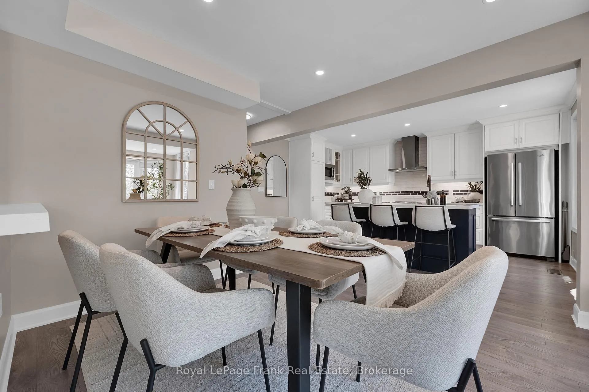 Photo 14 of 53 Pinedale Crescent, Clarington, Courtice — HOMEH
