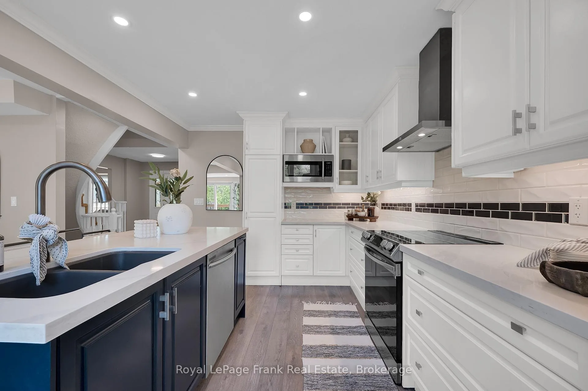 Photo 21 of 53 Pinedale Crescent, Clarington, Courtice — HOMEH