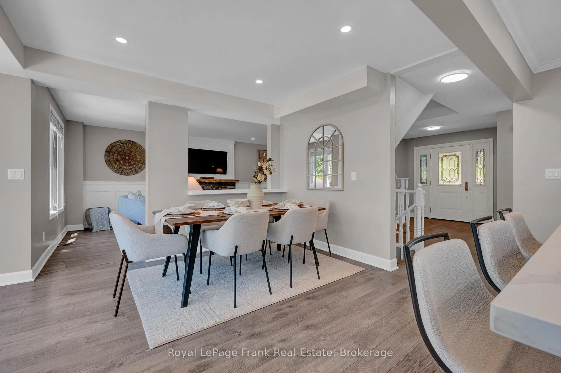 Photo 23 of 53 Pinedale Crescent, Clarington, Courtice — HOMEH
