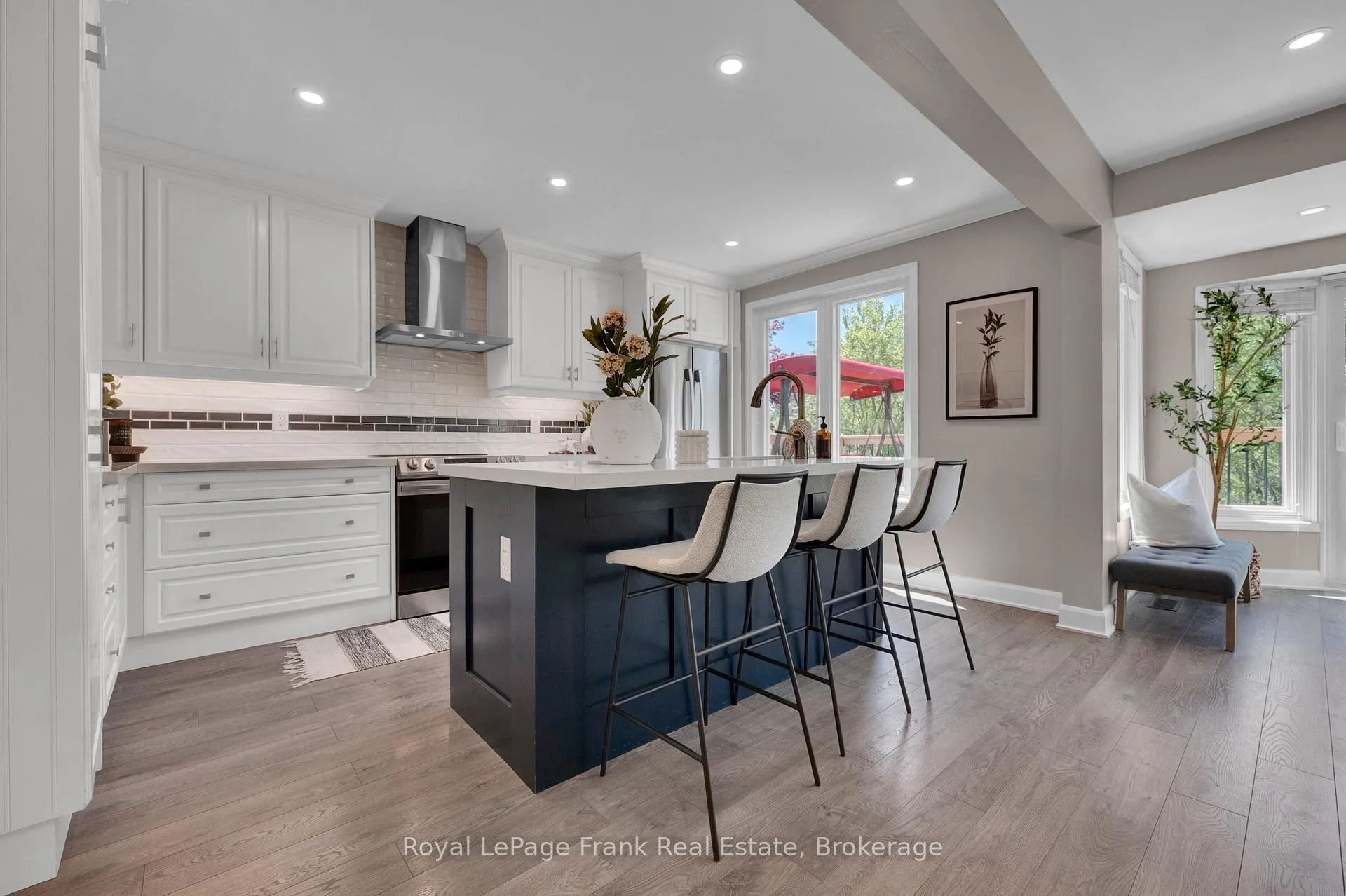 Photo 24 of 53 Pinedale Crescent, Clarington, Courtice — HOMEH