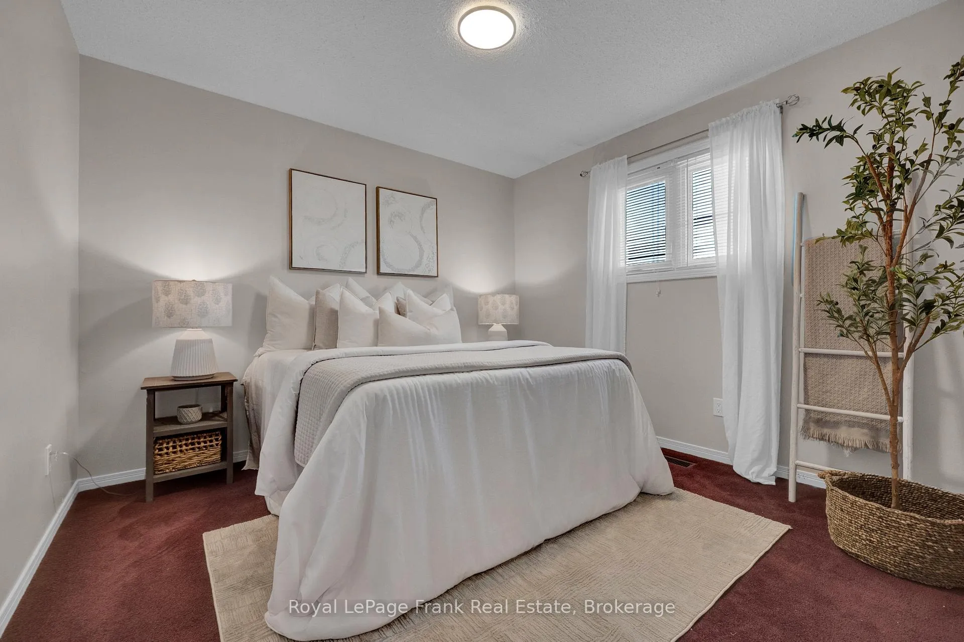 Photo 33 of 53 Pinedale Crescent, Clarington, Courtice — HOMEH