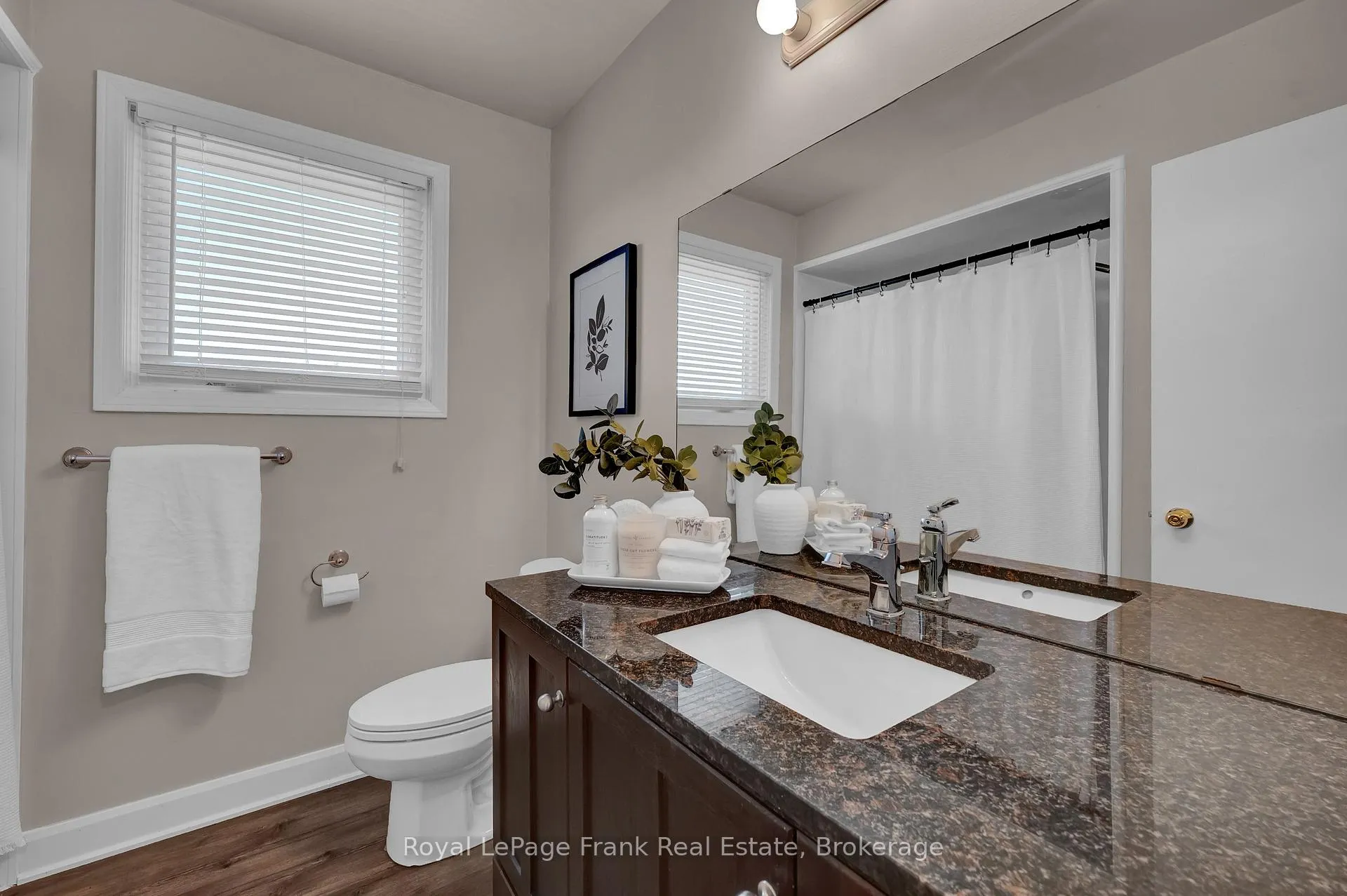 Photo 35 of 53 Pinedale Crescent, Clarington, Courtice — HOMEH
