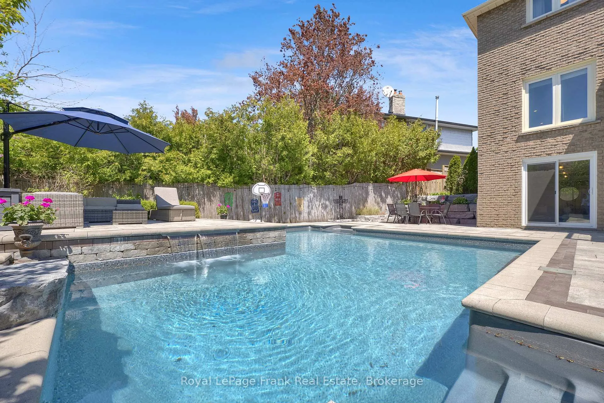 Photo 47 of 53 Pinedale Crescent, Clarington, Courtice — HOMEH