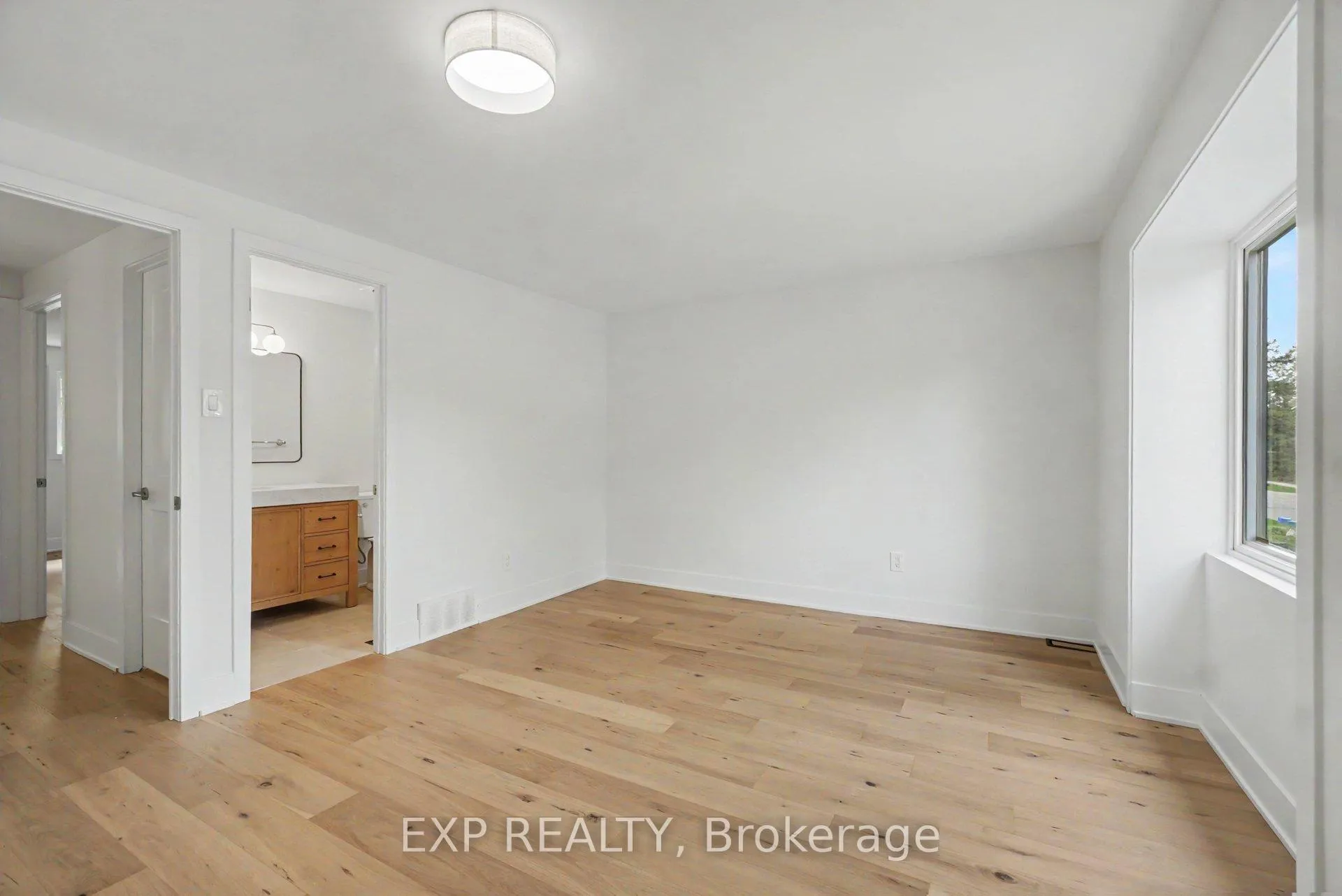Photo 15 of 56 Glen Park Drive, Ottawa, Blackburn Hamlet (South) — HOMEH
