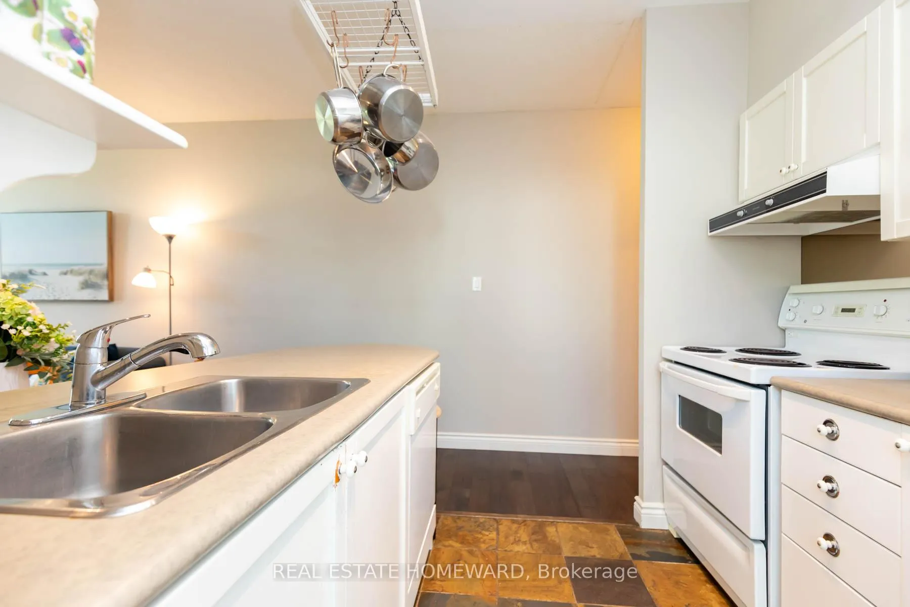 Photo 9 of Unit 101, 600 Queens Quay W, Toronto, Waterfront Communities — HOMEH