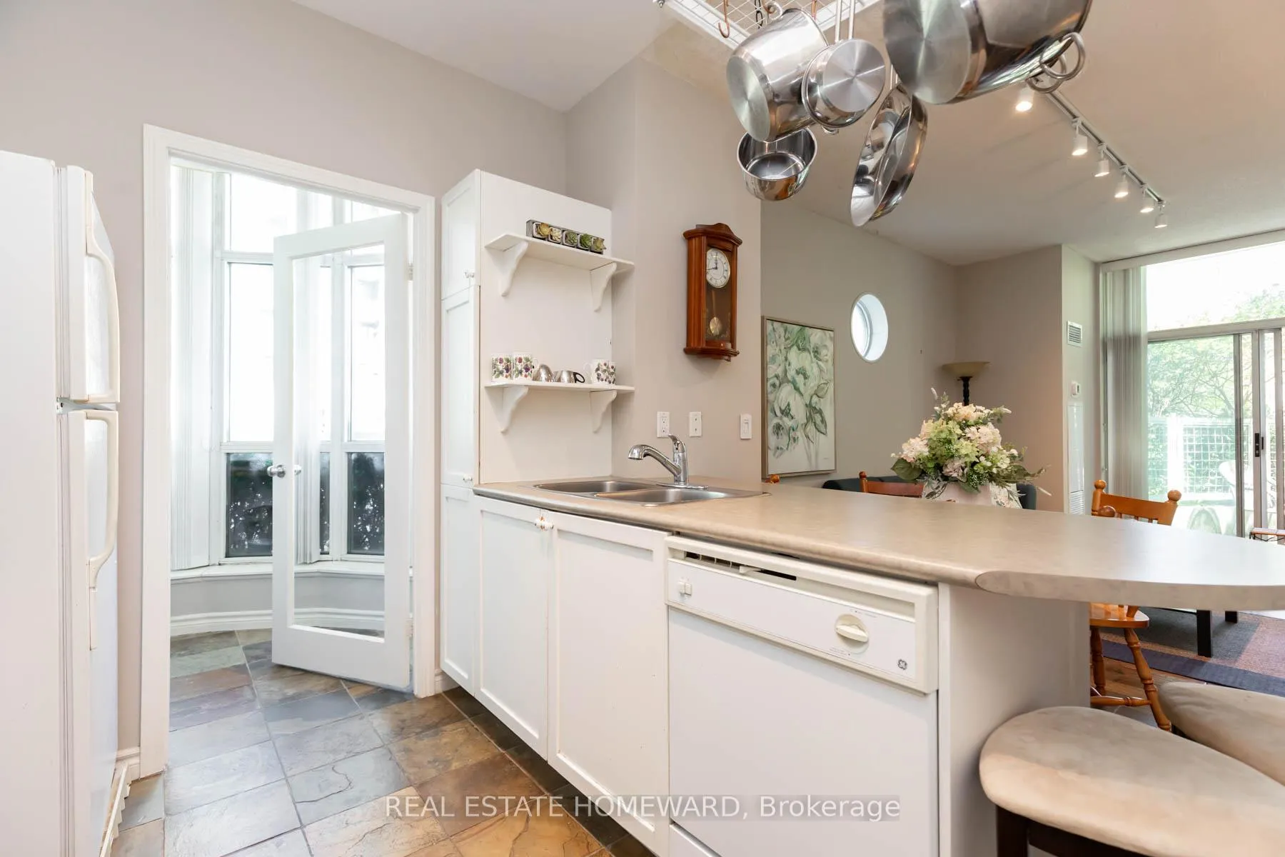 Photo 10 of Unit 101, 600 Queens Quay W, Toronto, Waterfront Communities — HOMEH