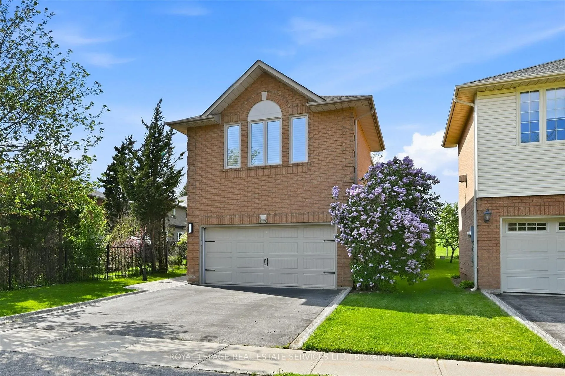 Photo 2 of 2123 Grand Ravine Drive, Oakville, River Oaks — HOMEH