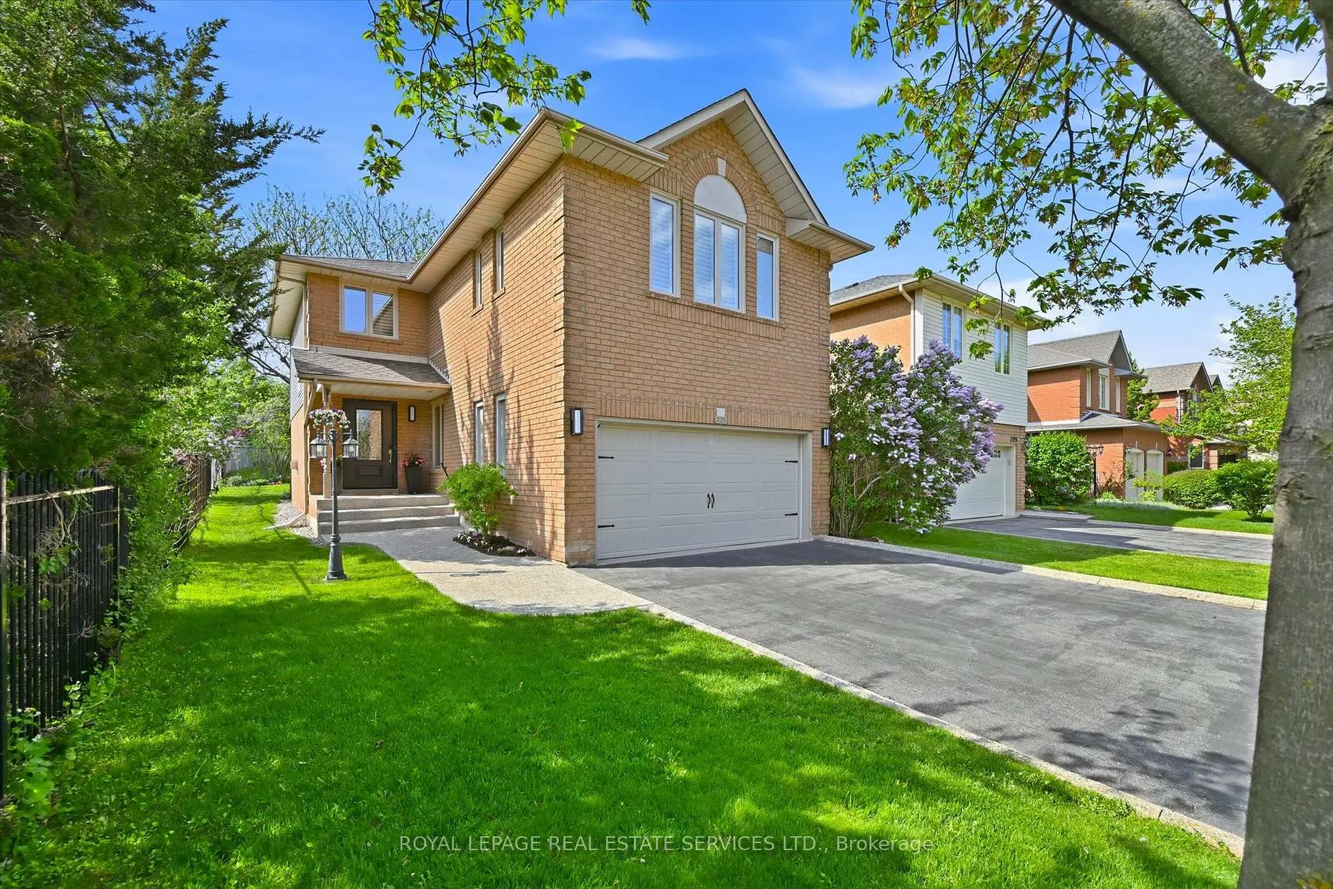 Photo 3 of 2123 Grand Ravine Drive, Oakville, River Oaks — HOMEH
