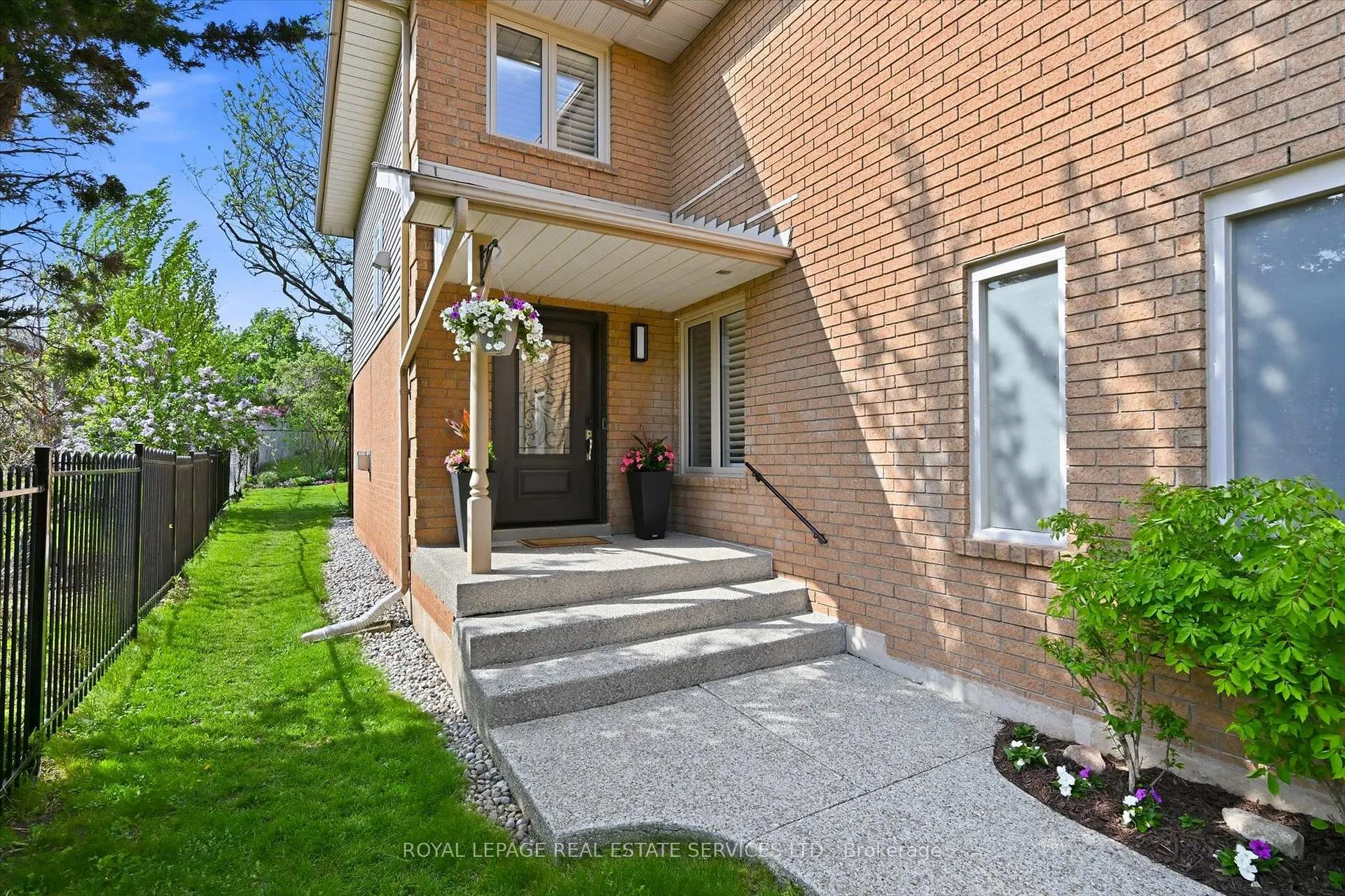 Photo 4 of 2123 Grand Ravine Drive, Oakville, River Oaks — HOMEH