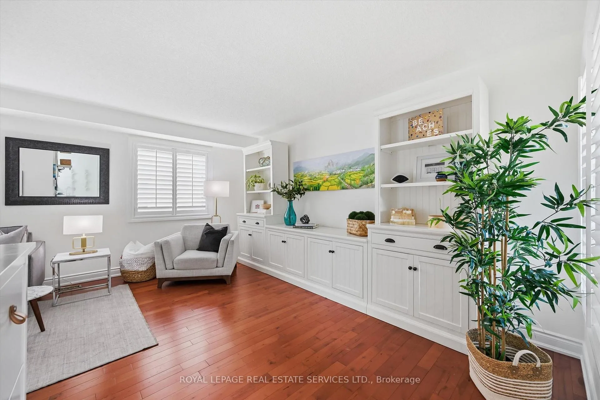 Photo 9 of 2123 Grand Ravine Drive, Oakville, River Oaks — HOMEH