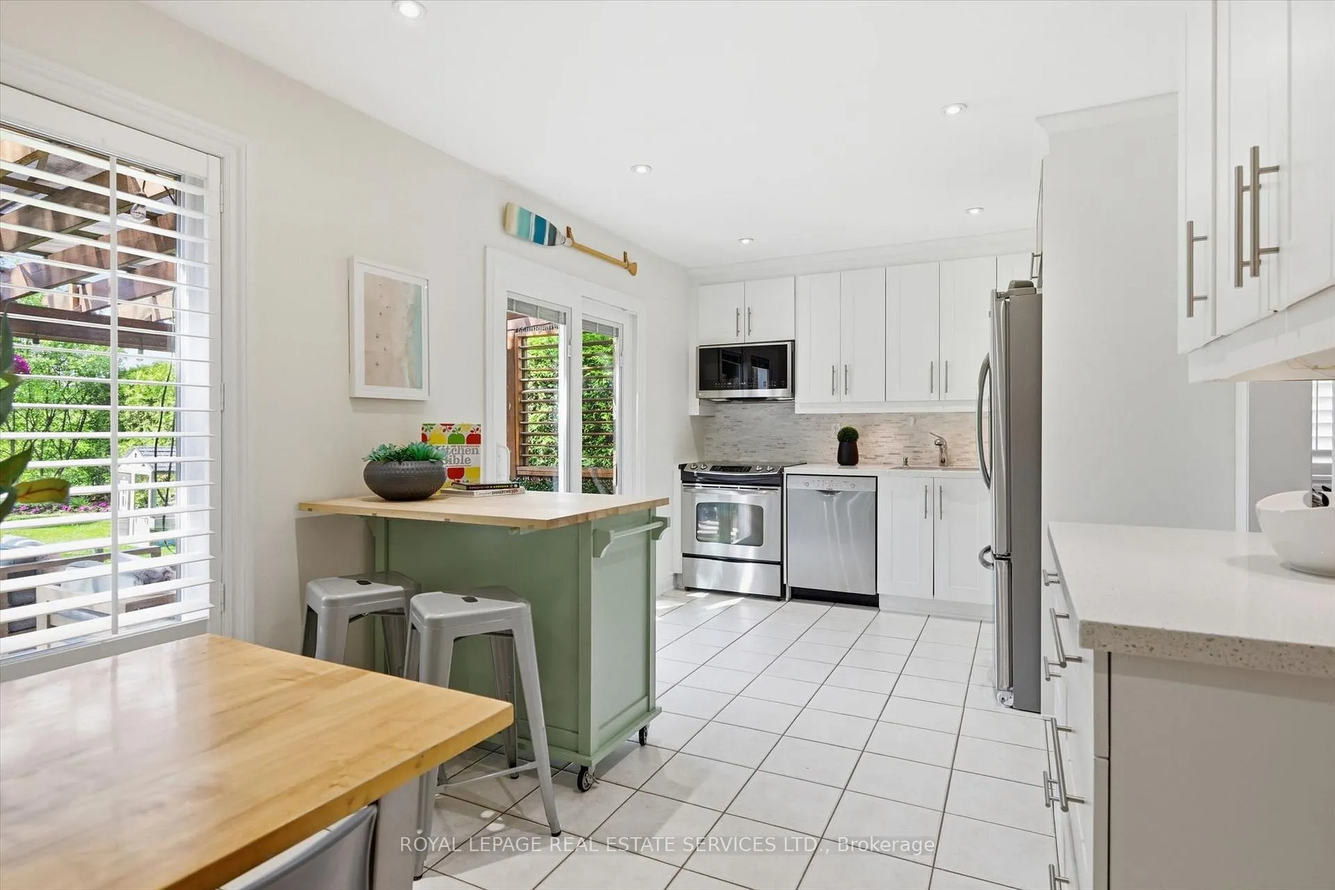 Photo 18 of 2123 Grand Ravine Drive, Oakville, River Oaks — HOMEH