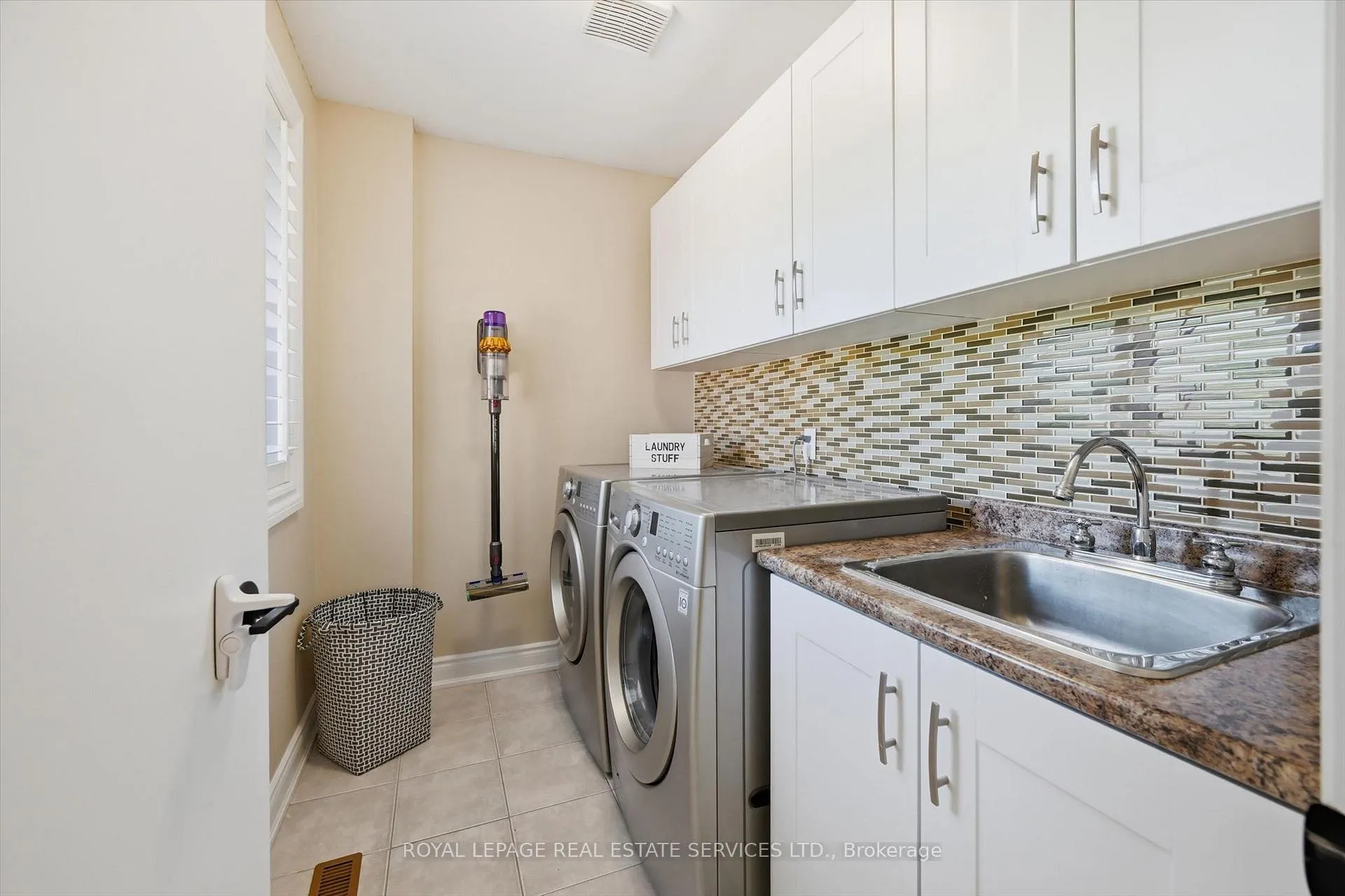 Photo 28 of 2123 Grand Ravine Drive, Oakville, River Oaks — HOMEH