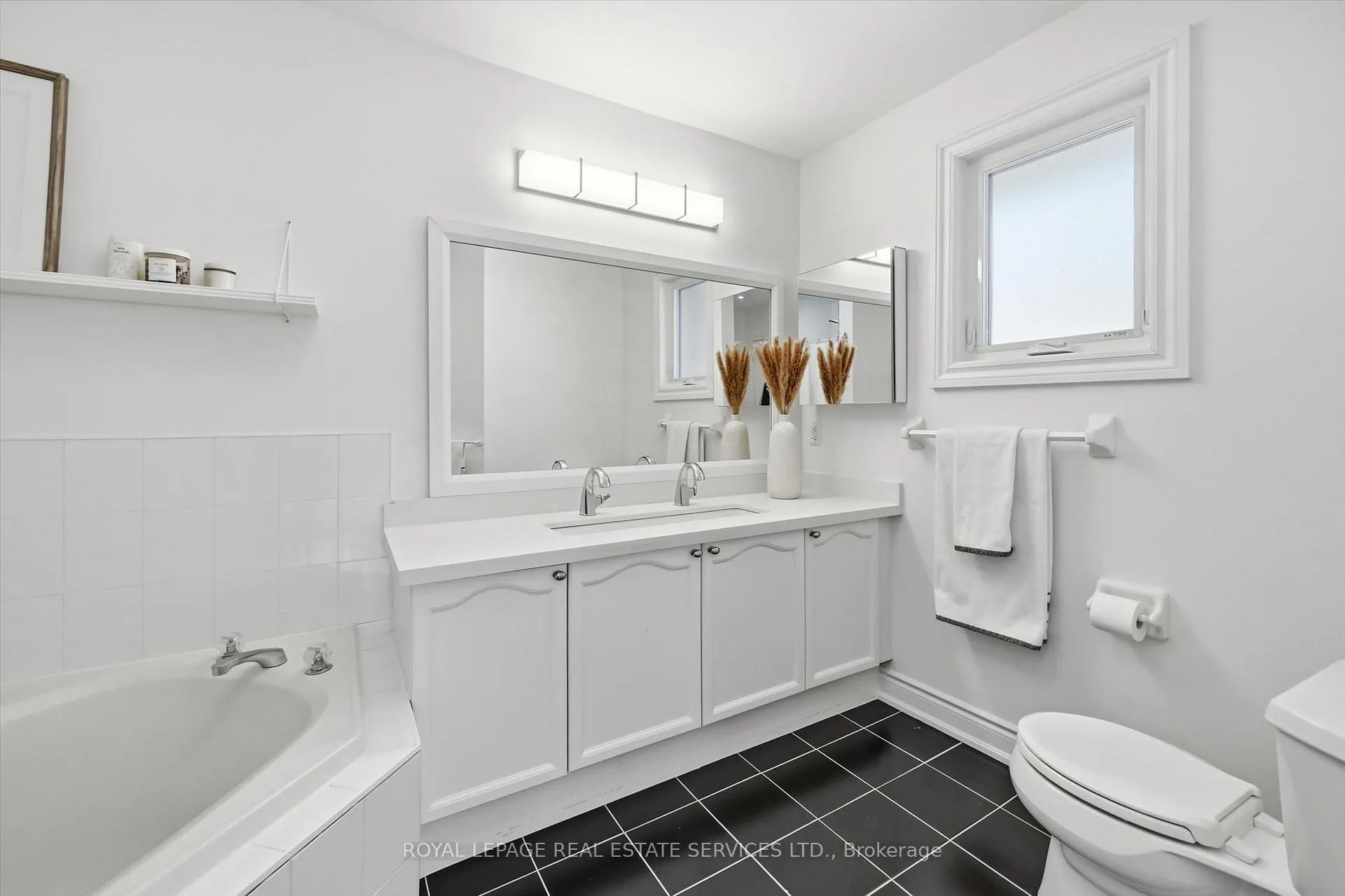 Photo 32 of 2123 Grand Ravine Drive, Oakville, River Oaks — HOMEH
