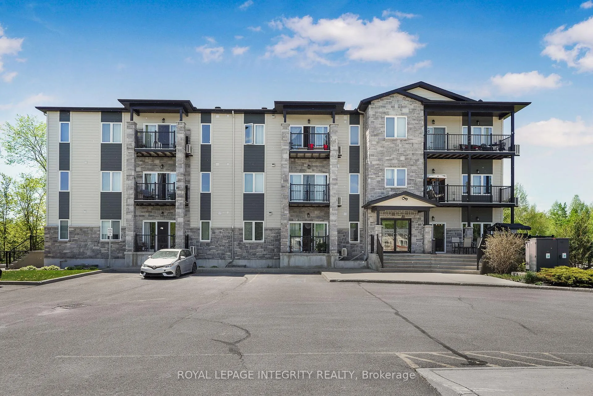 Photo of Unit 208, 48 Des Benevoles Street