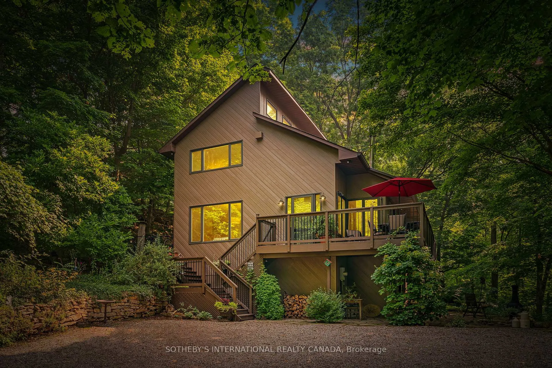 Photo 1 of 141 Valley Road, Hamilton, Dundas — HOMEH