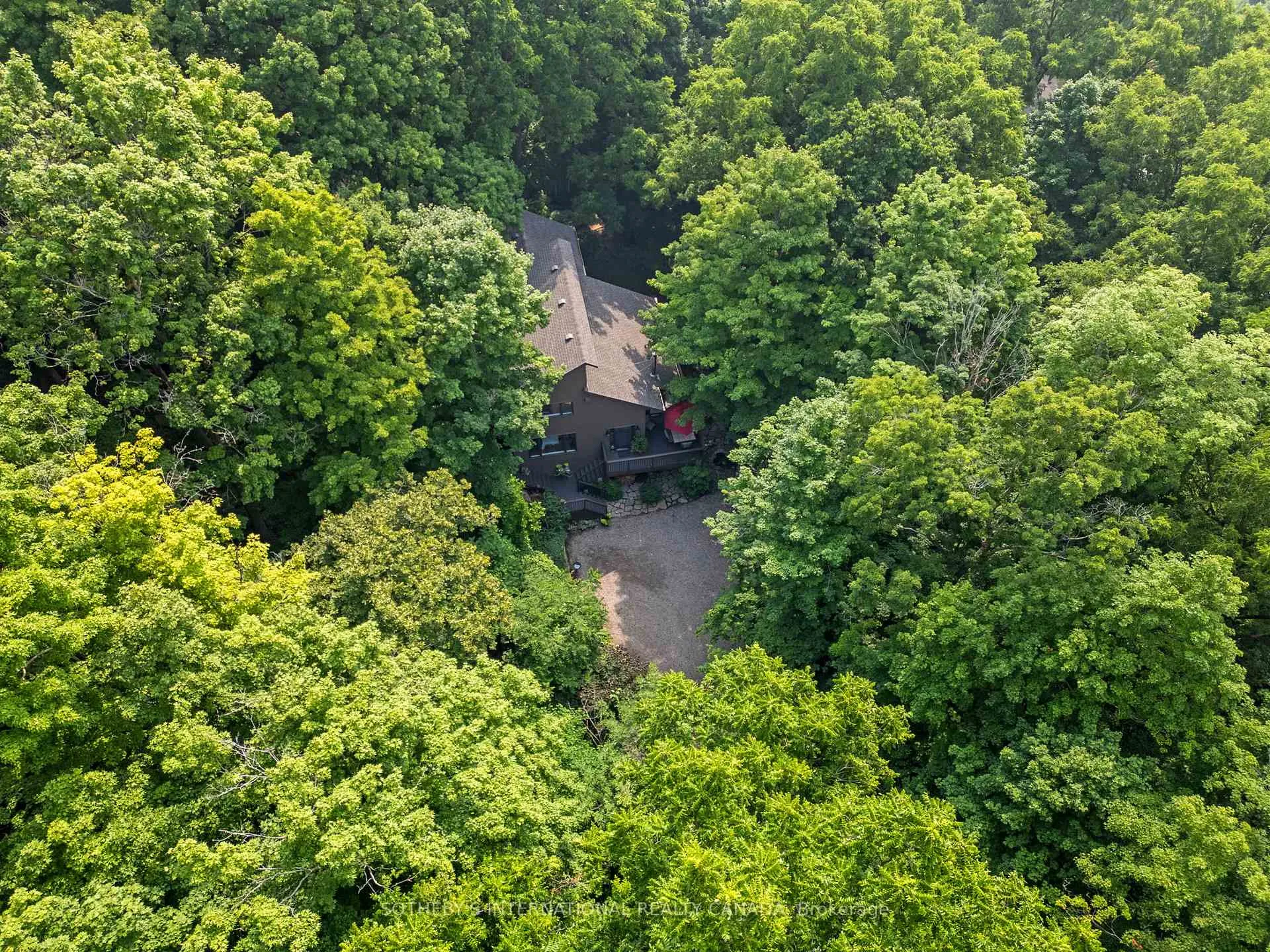 Photo 3 of 141 Valley Road, Hamilton, Dundas — HOMEH
