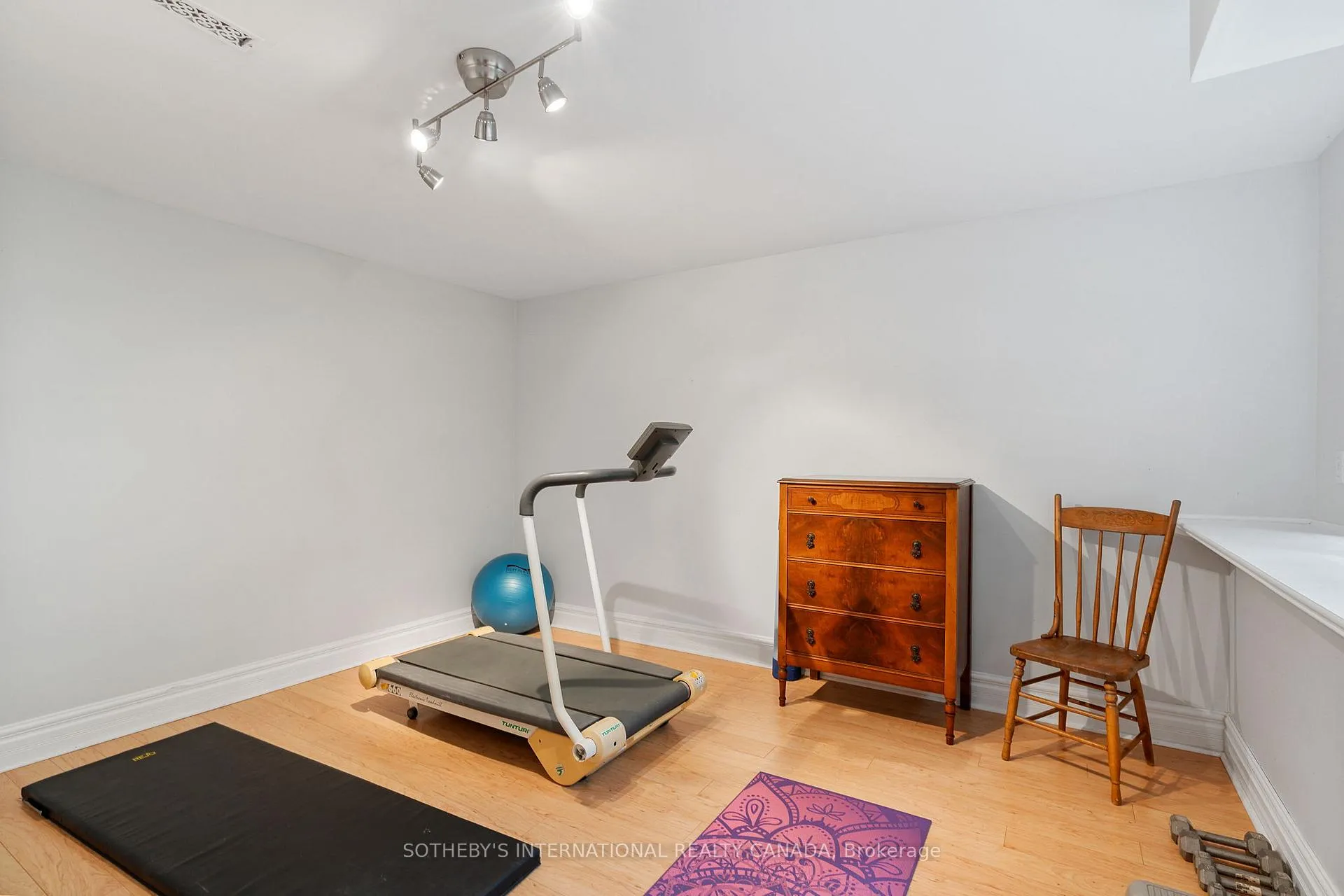 Photo 22 of 141 Valley Road, Hamilton, Dundas — HOMEH